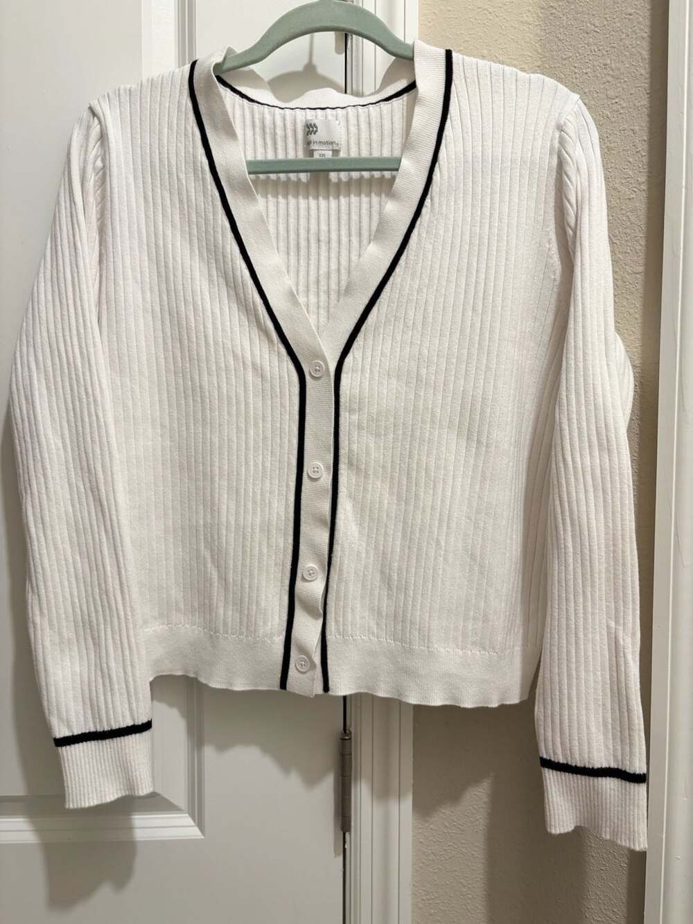 All in Motion Women's White and Black Ribbed Knit V-Neck Button Cardigan Sweater